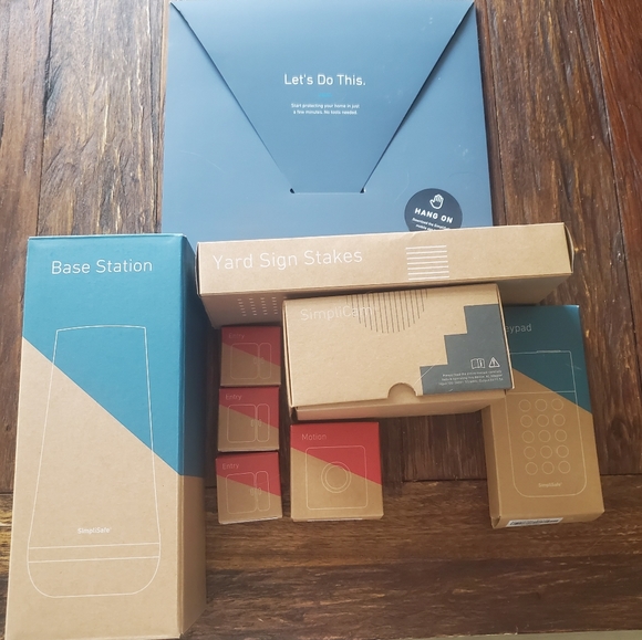 Simpli Safe Security System - Picture 2 of 2